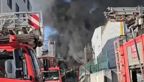 Tuzla'daki Fabrika Yangınının Nedenleri ve Kontrol Altına Alınma Süreci