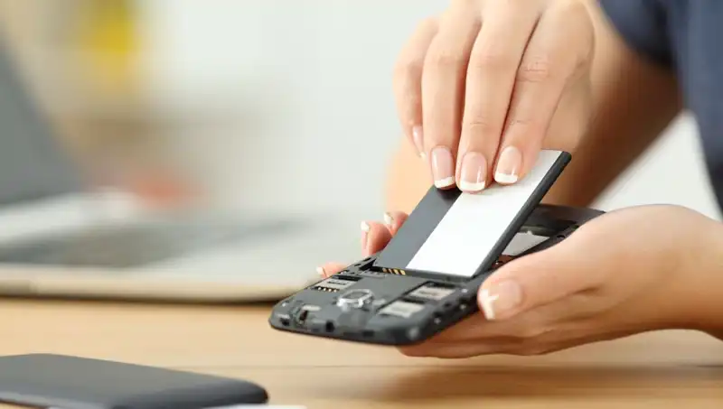 Xiaomi CEO’su Karpuz Testi ile Bataryaların Dayanıklılığını Gösterdi!