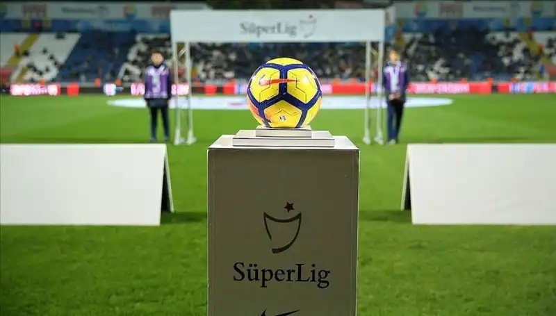 Süper Lig'de Pazar Ateşi: Şampiyonluk Yarışı Kızışıyor!