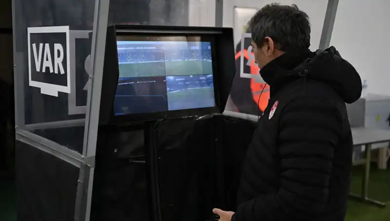 Konyaspor-Galatasaray Mücadelesinde VAR Hakemi Piotr Lasyk Seçildi