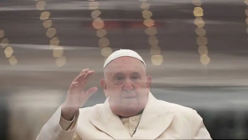 Papa Francis Hastaneden Sesli Mesajla Dünyaya Moral Verdi