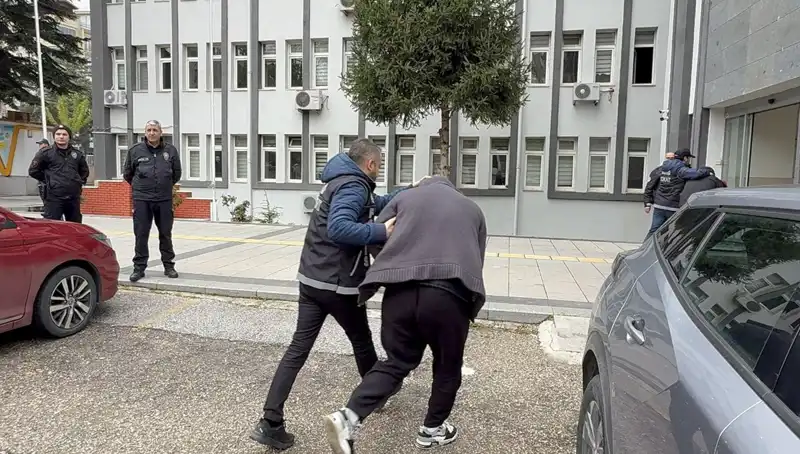 İlaç Kaçakçılarına Darbe: 10 Bin Sentetik Ecza Hap Ele Geçirildi