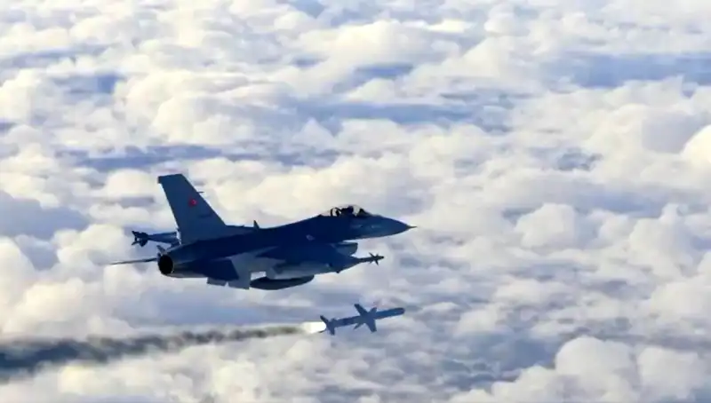 F-16 EDPOD: Yeni Teknolojilerle Dolu Kritik Test Sürecini Başarıyla Tamamladı