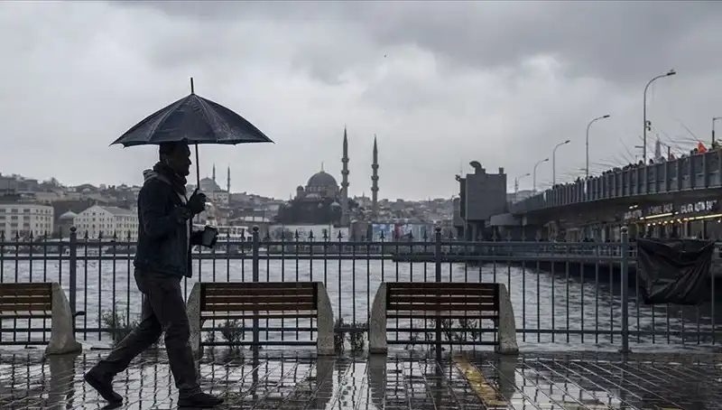 İstanbul'da Bahar Havası Yerini Kışa Bırakıyor: Yağmur ve Kar Sürprizi!