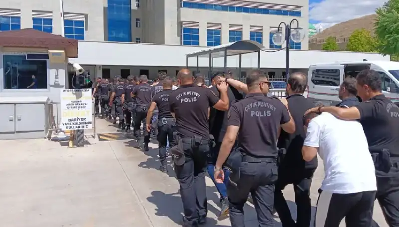 Ankara’da Haraç Çetesi Operasyonu: Tehditlerle Avukatlar da Ağına Düşürüldü