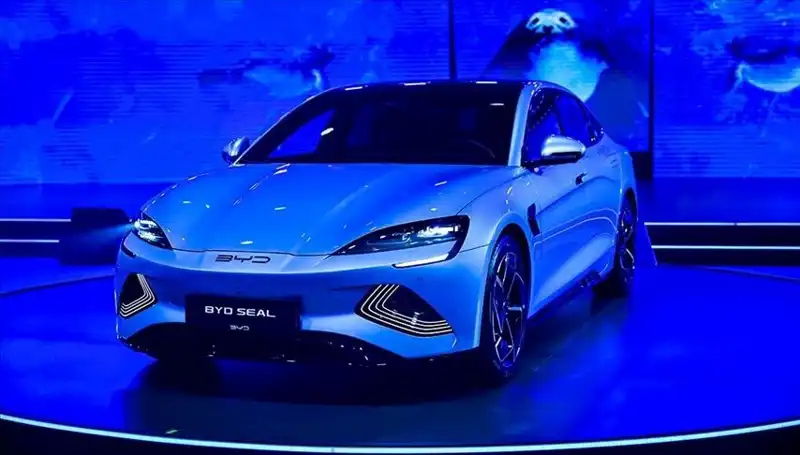 BYD, Elektrikli Araç Arenasında Zirveye Oynamak İçin Yenilikçi Adımlar Atıyor