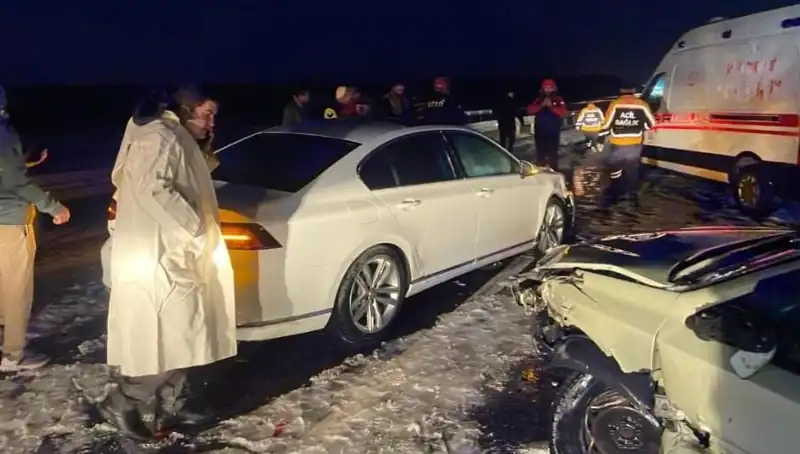 Aksaray’da Zincirleme Trafik Kazasında 15 Yaralı, Olayın Ayrıntıları Şok Etti