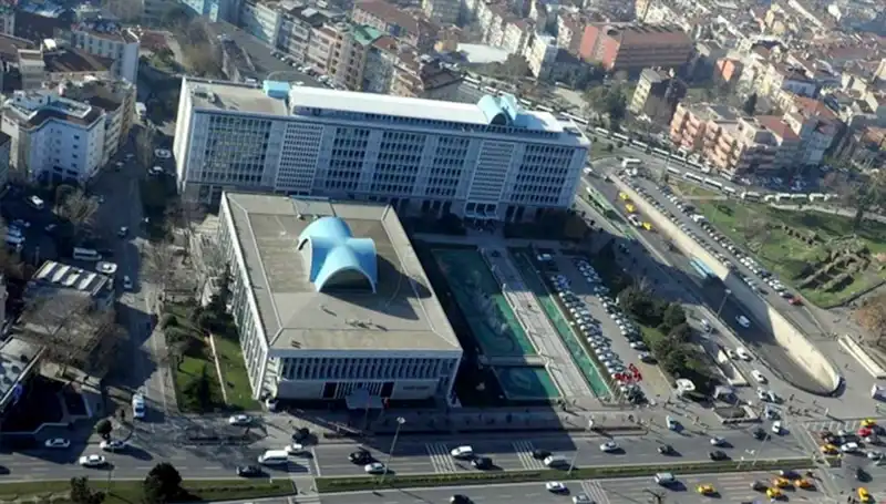 İstanbul Büyükşehir Belediyesi'nde Vekalet Görevine Atanan İsim Merak Uyandırıyor
