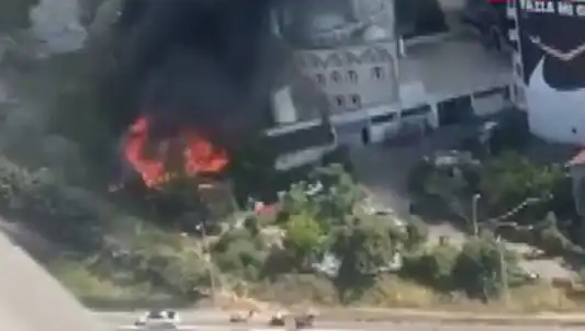Kağıthane'de Korkutan Yangın: Gökyüzünü Saran Dumanlar ve Kurtarma Mücadelesi