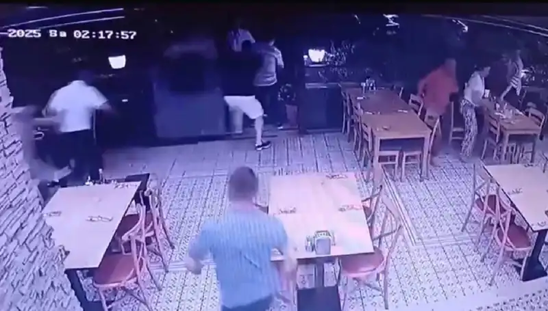 Güvenlik Kamerasında Depremin Anbean Görüntüleri Şok Etti!